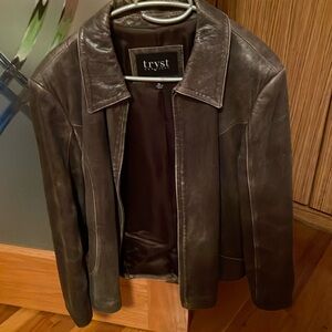 Women short leather jacket
